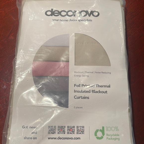 Black out curtains - Picture 1 of 3